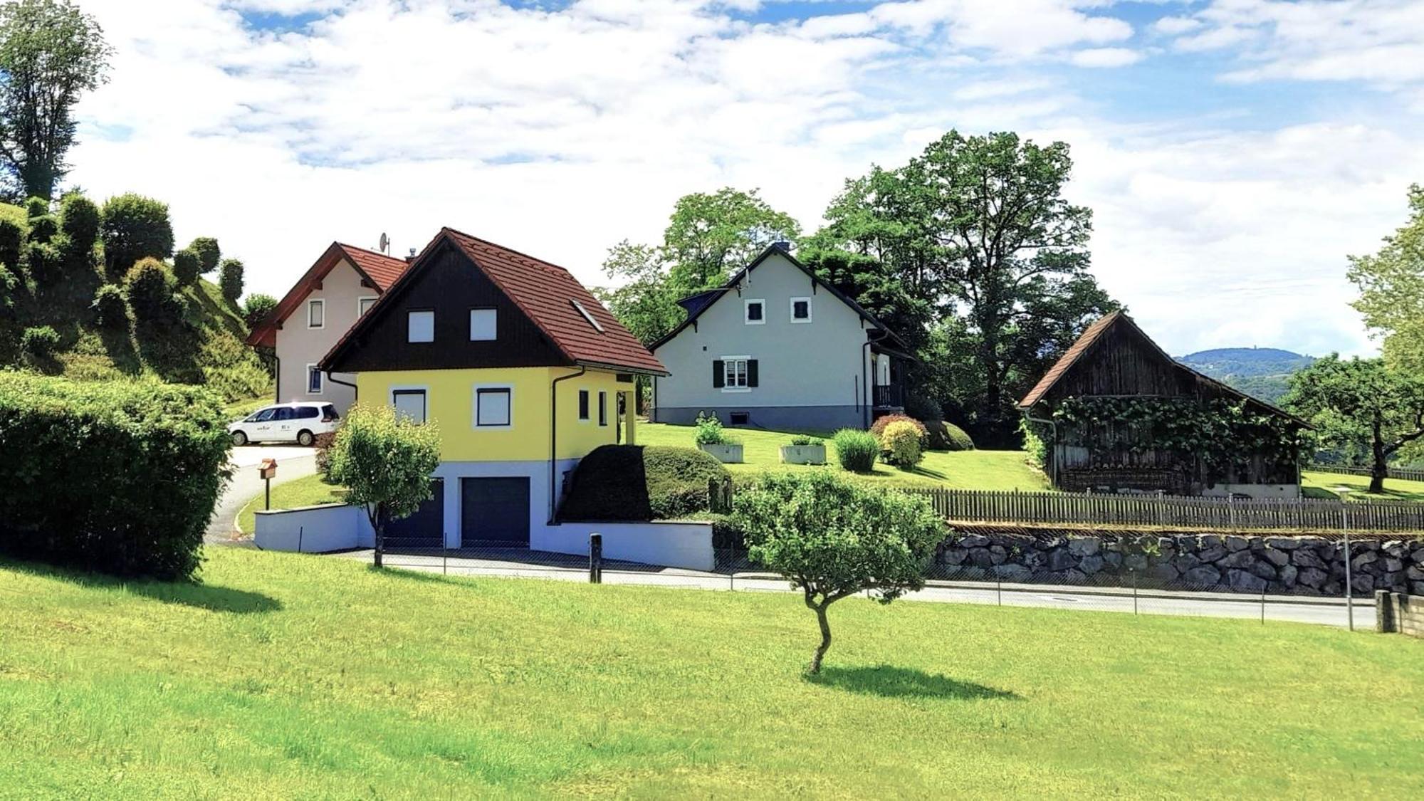 Ferienwohnungen Karin Am Seggauberg Leibnitz Exterior foto